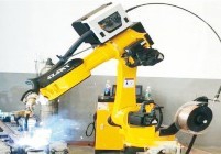 сварочный робот (грузоподъемность 6 кг, зона досягаемости 1,499 м)